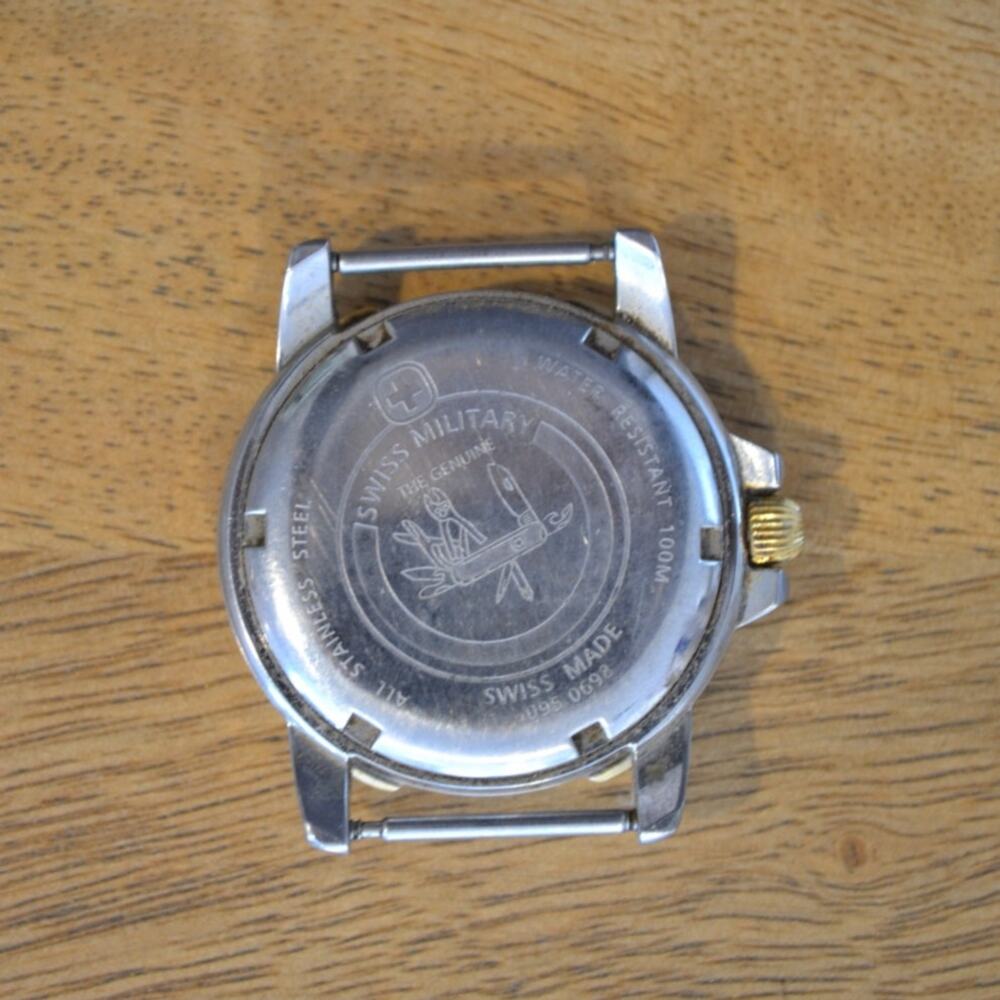 Wenger Swiss Military Stainless Steel Water Resistant Wrist Watch 095-0698 - Picture 2 of 2